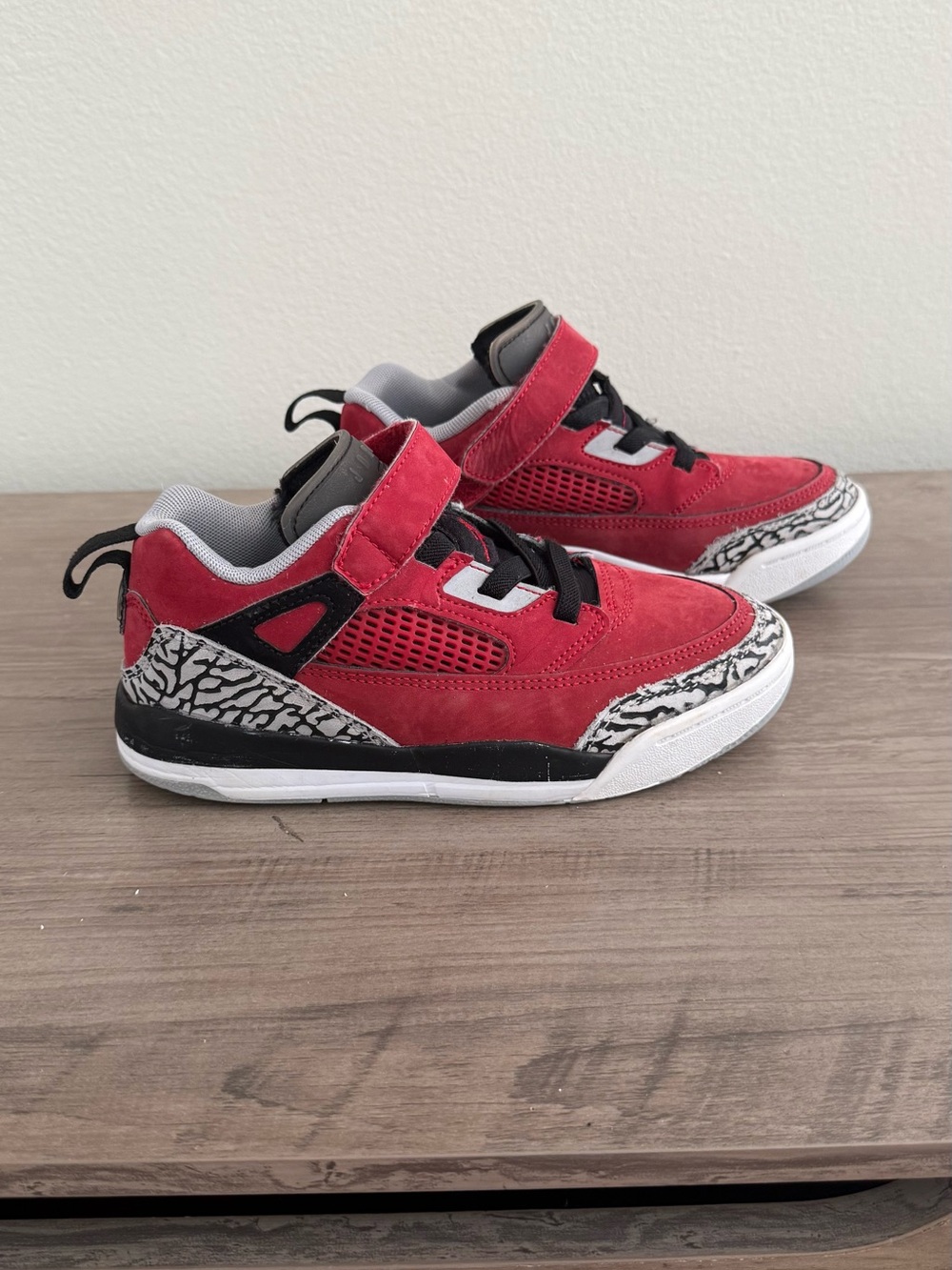 Jordan Spizike Low Kids Size 1Y Red Black Elephant Print Sneakers